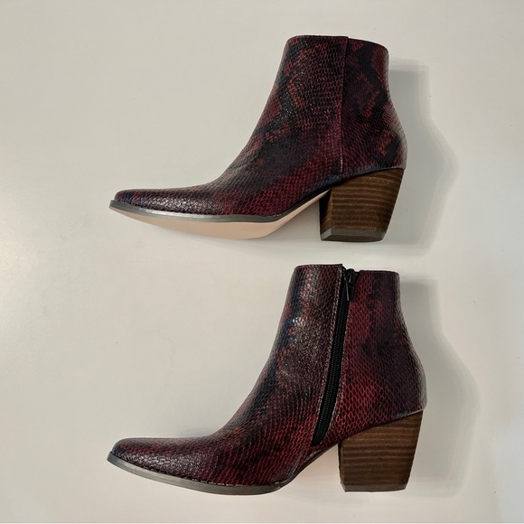 COCONUTS BY MATISSE Spade Burgundy Snakeskin Booties - Picture 7 of 15